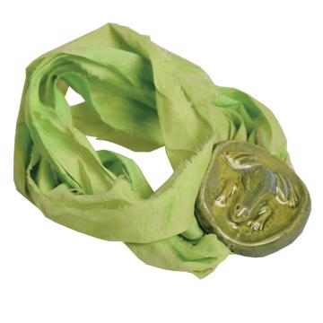 Bracelet Grenouille en Faïence et Sari, vert péridot [3]