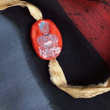 Bracelet Bouddha en Faïence et Sari, rouge orange [2]