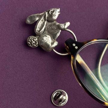 Pin's porte lunettes Lapin en métal argenté ou doré, argent [4]