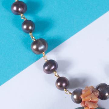 Collier Perroquet en faïence, perles et corail, bleu clair [4]