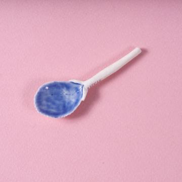 Petites cuillère Concha en porcelaine façonnée, bleu foncé [1]