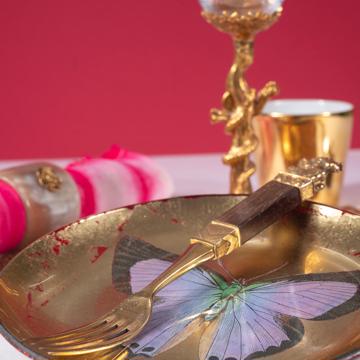 Table dressée avec l'assiette Jute, multicolore, ensemble avec 2 couverts - modèle neptune or [3]
