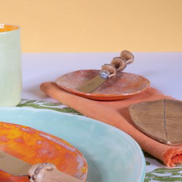Table dressée avec l'assiette Alagoa, multicolore, ensemble avec 3 couverts - modèle bambou [2]