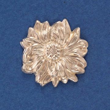 Pin's Fleur en cuivre argenté ou doré, argent [2]