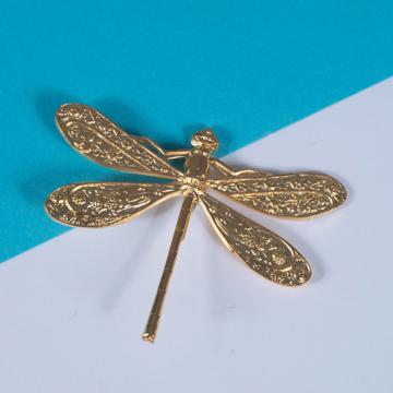Grand pin's Libellule en métal doré ou argenté, or [1]