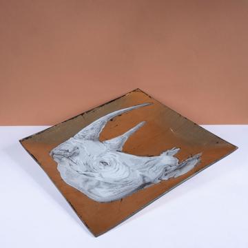 Grand plat Rhinocéros en découpage sous verre, or, 34 cm [1]