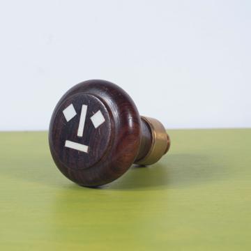 Poignée de porte Visage en bois et laiton, brun [1]