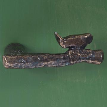 Poignée de porte Oiseau sur Branche en métal patiné, bronze, droite [2]