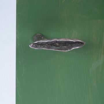 Poignée de porte Feuille d'olivier en métal patiné, argent [1]