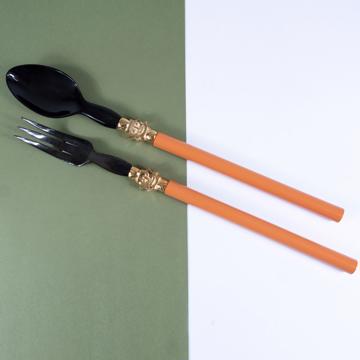 Service à Salade motif Soleil en bois et corne, orange vif, virole or [1]