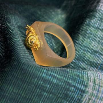Snail ring in horn, honey, size 67 [3]