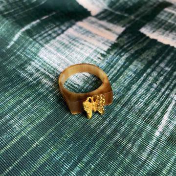 Butterfly ring in horn, honey, size 58 [2]