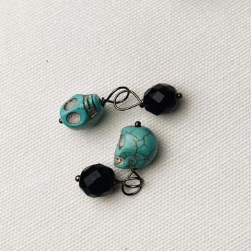 Skull cufflinks in tinted turquoises, turquoise [4]