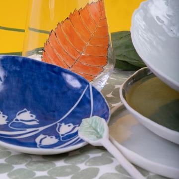Table set with the Primavera plate., multicolor [3]