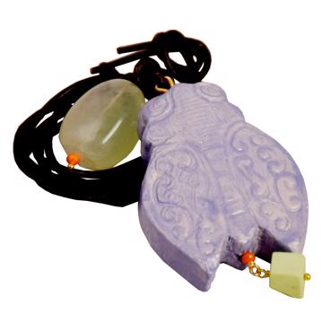 Cicada Pendent in earthenware and leather, lila