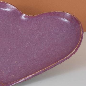 Heart plate in stamped stoneware, light purple [3]