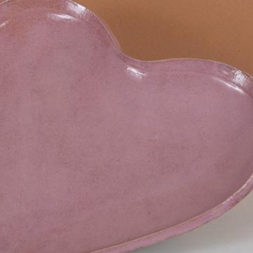 Heart plate in stamped stoneware, light pink [2]