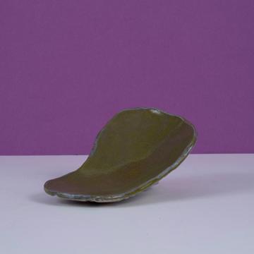 Bird bread dish in stamped sandstone, peridot green