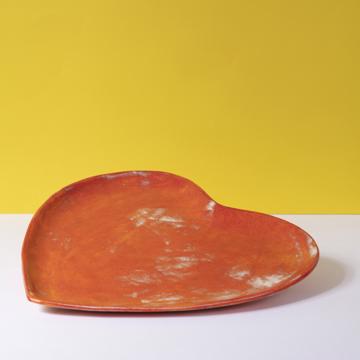 Assiette Cœur en faïence estampée, rouge orange [1]