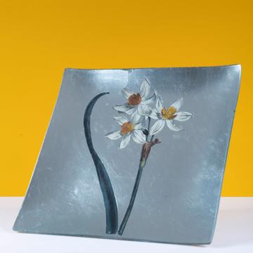 Daffodil table plate in decoupage under glass, silver, daffodil 2 [1]