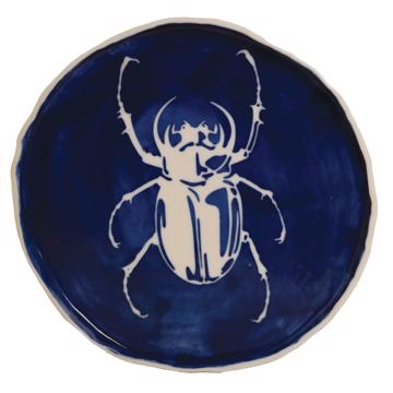 Small Scarabée plate in stamped porcelain, dark blue [3]