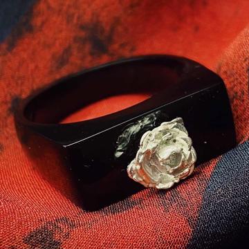 Rose ring in horn, black, size 67 [2]