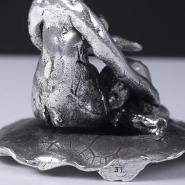 Les baigneuses en métal argenté, argent, assise [2]