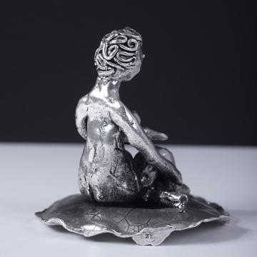 Les baigneuses en métal argenté, argent, assise [1]