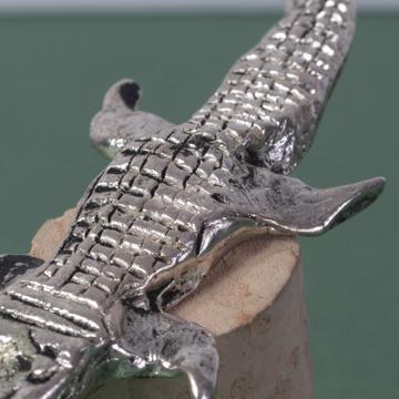 Crocodile stopper on cork, silver [2]