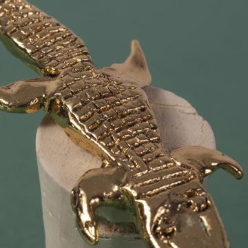 Crocodile stopper on cork, gold [2]