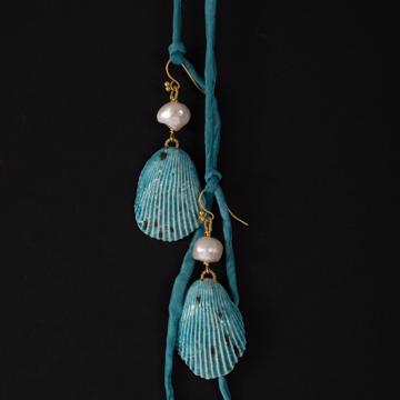 Shell Earrings in earthenware and pearl, turquoise, pierced ear [1]