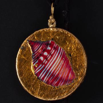 Medal Earrings, Shell Design, multicolor, pierced ear [3]