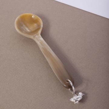 Round Spoon in Horn, silver, chick [1]