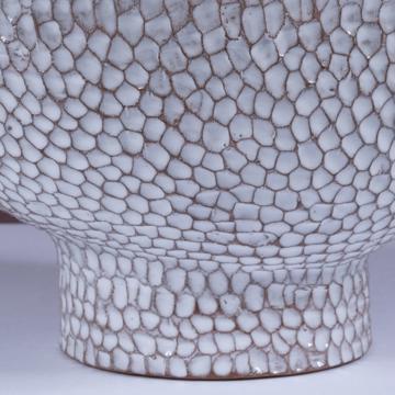 Hammered bowl in stamped sandstone, snow white [2]