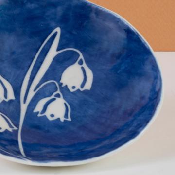 Stencil cup in stamped porcelain , dark blue, lily of the valley [2]