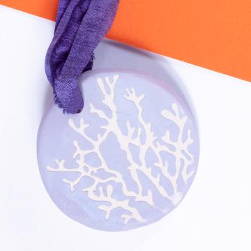 Coral Fragrance Medal in earthenware, lila, rose geranium [2]