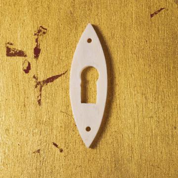 Key hole in Sculpted Bone, white, oval [1]
