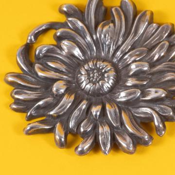 Flower decorations in silver plated copper, silver, chrysanthemum [4]