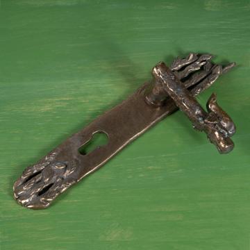 Poignée de porte Oiseau sur Branche en métal patiné, bronze, avec la plaque feuillage [2]