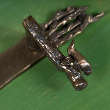 Poignée de porte Oiseau sur Branche en métal patiné, bronze, avec la plaque feuillage [1]