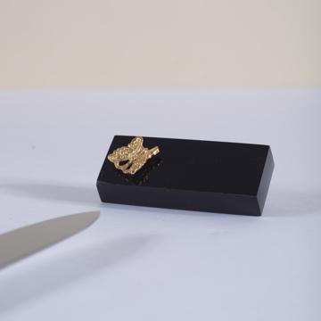 Porte Couteau en corne et Crampons en métal argenté ou doré, or, papillon [1]
