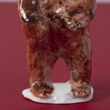Bear Pique Holder in porcelain, brown, ebony and gold [4]