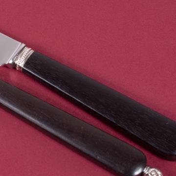Couteau Rambouillet en ébène et argent, noir, table  [4]