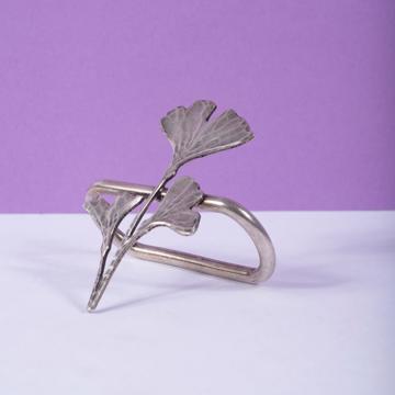 Leaves napkin rings in plated copper, silver, ginkgo [1]