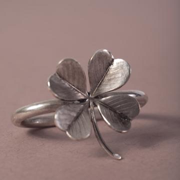 Leaves napkin rings in plated copper, silver, clover [1]