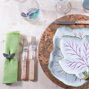 Table dressée avec les assiettes Feuille en porcelaine, multicolore, ensemble avec 7 couverts - modèle quartet [2]