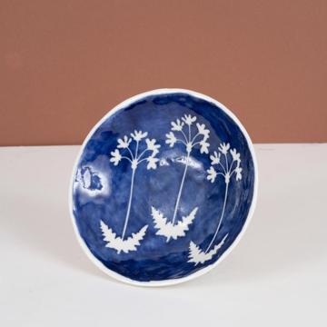 Stencil cup in stamped porcelain , dark blue, flower and leaf [1]