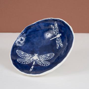 Stencil cup in stamped porcelain , dark blue, 2 dragonfly [1]