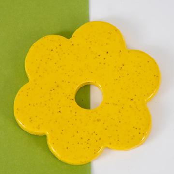 Mini Flower pic in earthenware , yellow