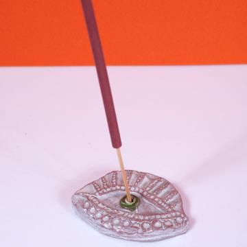 Rich Eye incense base in earthenware